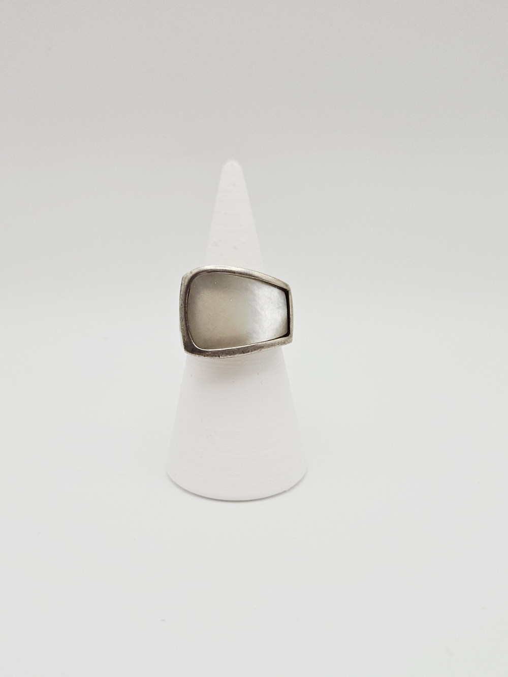 Sterling Silver Mother-of-Pearl Ring - White